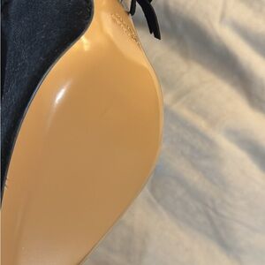 Vero Cuoio Black and Tan Heels